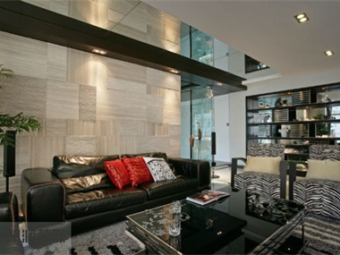 设计师以娴熟的设计手法来表达优雅的涵 义,客厅大块