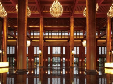 鸿州埃德瑞皇家园林酒店酒店空间吊顶